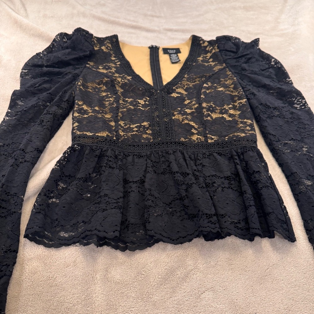 VICI Black Floral Lace Peplum Romantic Date Top Luxe Chic Whimsygoth Party Sz M - Picture 6 of 13